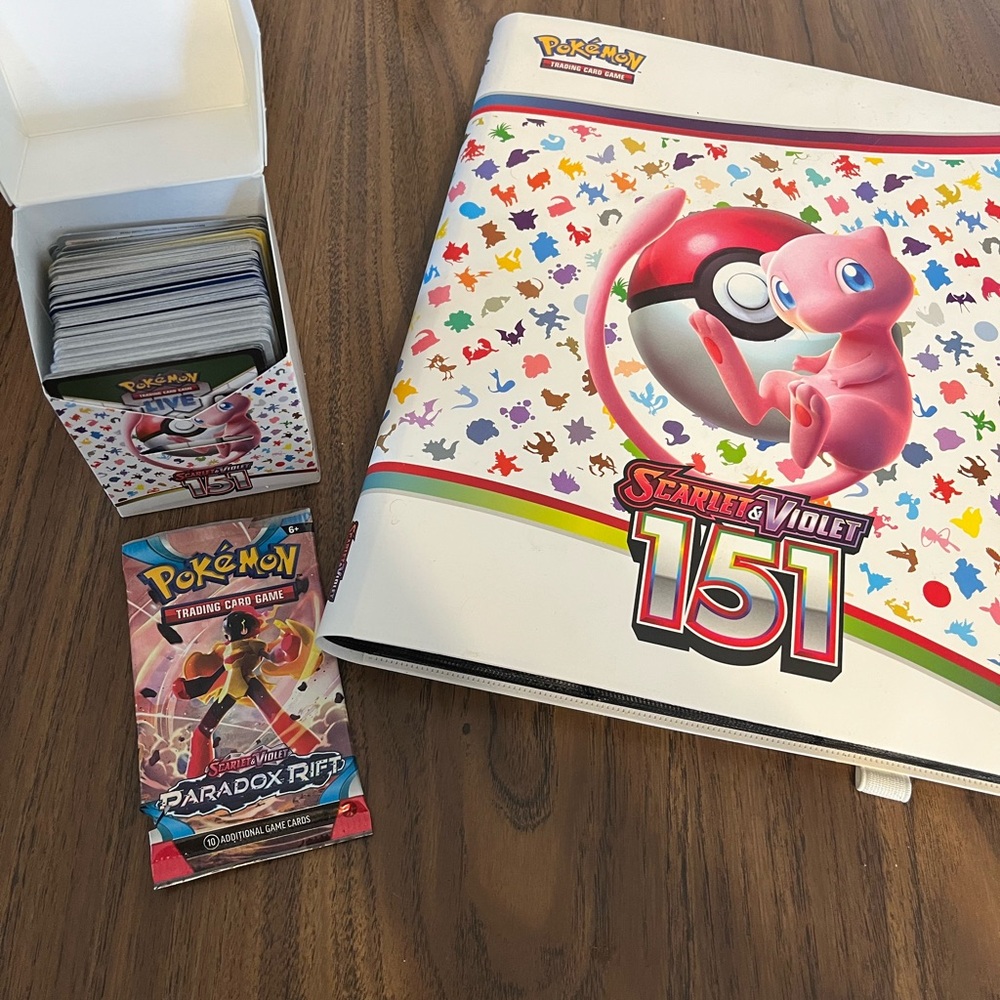Pokemon Scarlet & Violet 151 Binder with Cards